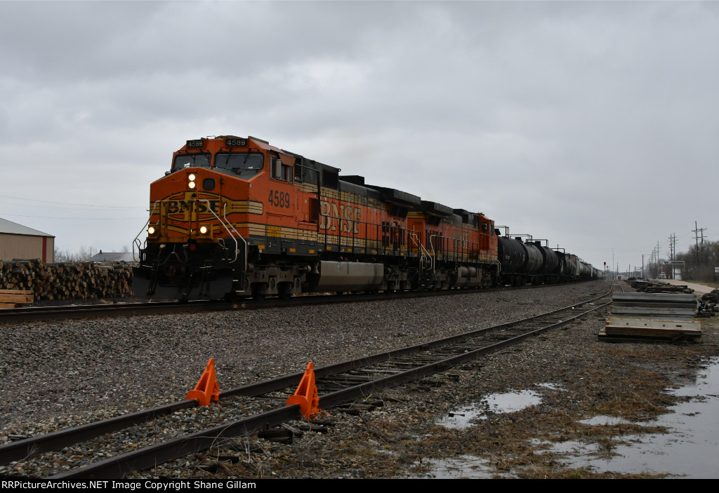 BNSF 4589